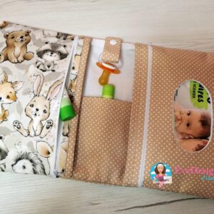 Erdei cimbik pelenkázó táska – Melegség, rend és mosoly minden pelenkázásnál