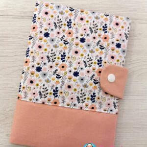 Apróvirágos Várandósgondozási könyv borító